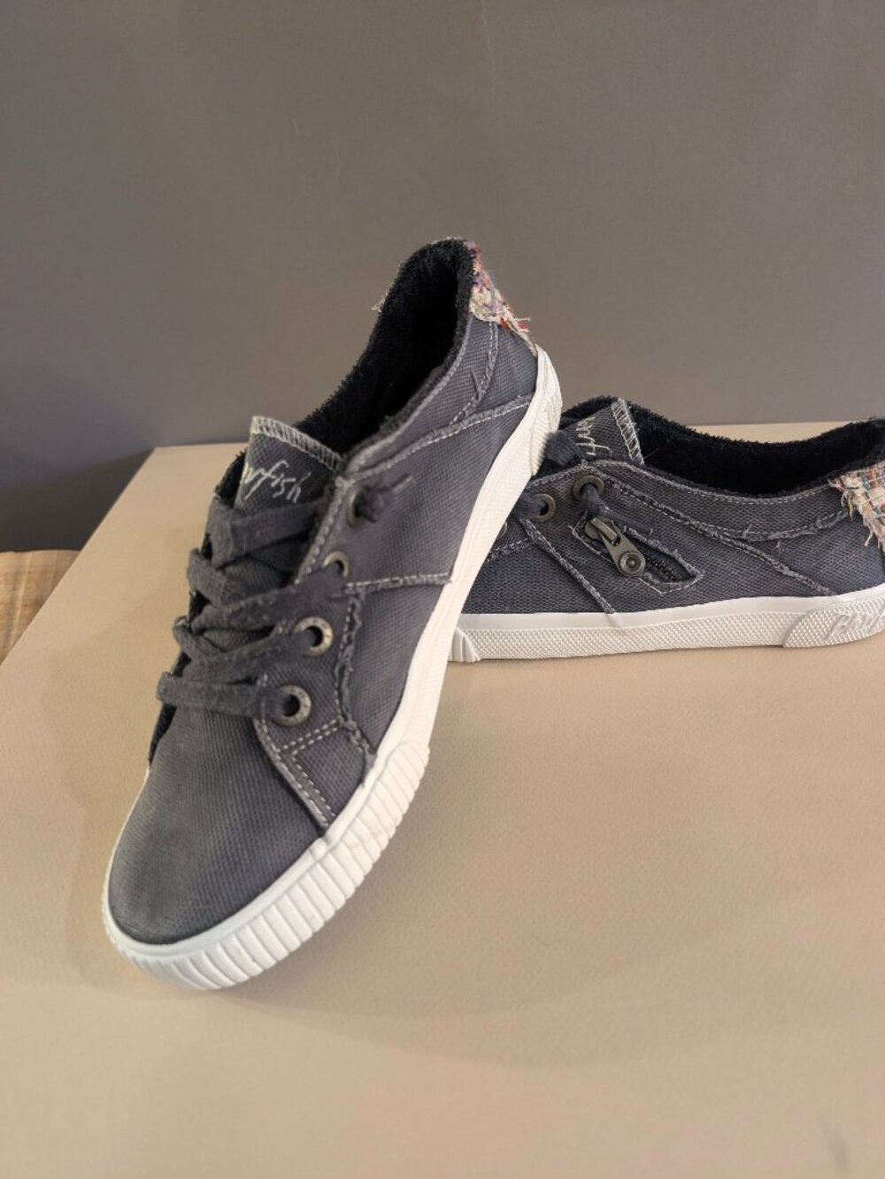 Blowfish Malibu Navy Canvas Sneakers Woven Heel Zip Women's 7.5